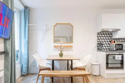 Cuisine ou kitchenette dans l'établissement SophieStay - Appartement tendance avec 1 chambre à Montorgueil