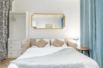 Un ou plusieurs lits dans un hébergement de l'établissement SophieStay - Appartement tendance avec 1 chambre à Montorgueil