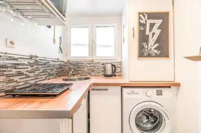 Cuisine ou kitchenette dans l'établissement Chatelet Flat