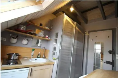 Cuisine ou kitchenette dans l'établissement Charmante studette Paris Canal Saint Martin