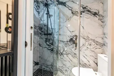 Salle de bains dans l'établissement le studio velasquez