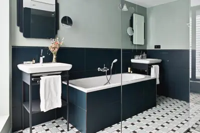 Salle de bains dans l'établissement Hôtel Botaniste