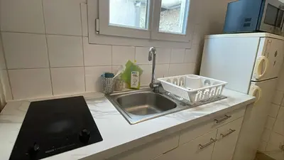 Cuisine ou kitchenette dans l'établissement Studio Montmartre 15 min du Sacré-Cœur, cosy & chauffé