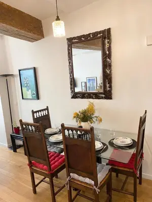 Coin salon dans l'établissement Beautiful flat in Paris Montorgueil, free parking