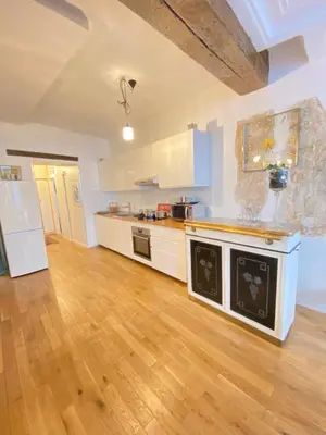 Cuisine ou kitchenette dans l'établissement Beautiful flat in Paris Montorgueil, free parking