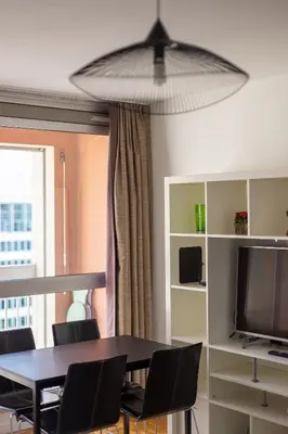 Télévision ou salle de divertissement dans l'établissement 4 min walk to Metro, 60m², renovated, La Défense