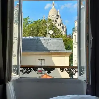 Le Village Montmartre