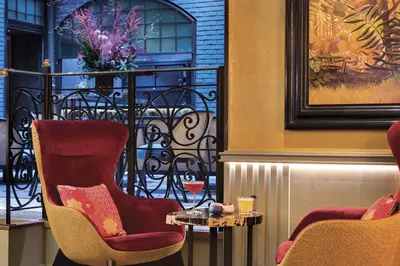 Coin salon dans l'établissement La Demeure Montaigne