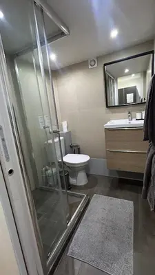Salle de bains dans l'établissement Magnifique Studio avec Mezzanine au Cœur de Paris