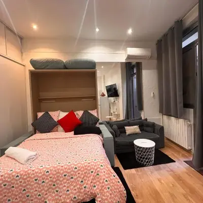 Chic Studio at Arc de Triomphe and Champs Elysees