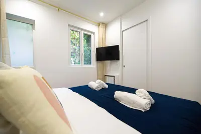 Télévision ou salle de divertissement dans l'établissement MBM - CHARONNE