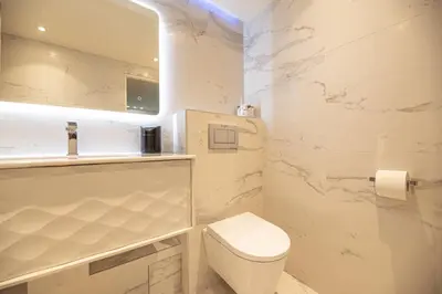 Salle de bains dans l'établissement MBM - LA TOUR