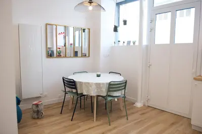 Plan de l'établissement CHARMING Parisian Apartment WITH AIR CONDITIONING - CLIMATISATION & 2 BEDROOMS - Batignolles PARIS