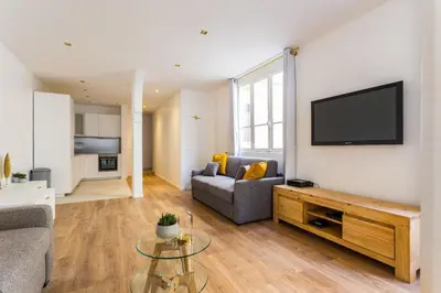 Télévision ou salle de divertissement dans l'établissement Appartement8P/Full Equipped/BONNE NOUVELLE/BOURSE