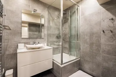 Salle de bains dans l'établissement Spacious apartment-2BR-6P-Boulevard Saint-Germain