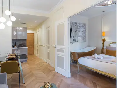 Cuisine ou kitchenette dans l'établissement The Gatsby Suite