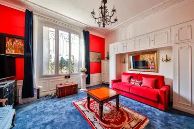 Coin salon dans l'établissement #Arc DeTriomphe #Trocadero #Style Haussmanien#AC