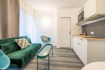 Cuisine ou kitchenette dans l'établissement New Apt Near Bois de Vincennes - 2 Persons