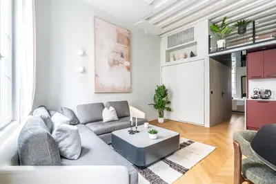 Cuisine ou kitchenette dans l'établissement Luxury apartement, center of Paris