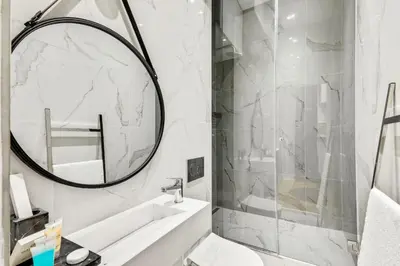 Salle de bains dans l'établissement 213 Suite Givenchy - Superbe Appartement à Paris