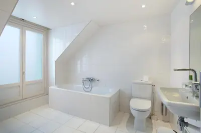 Salle de bains dans l'établissement HOTEL DU PRINTEMPS