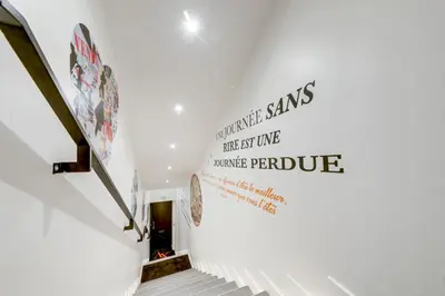 Certificat, récompense, panneau ou autre document affiché dans l'établissement Suite CD : Superb Parisian apartment