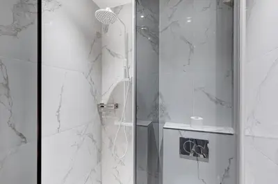 Salle de bains dans l'établissement 212 Suite Louboutin - Superb Apartment in Paris