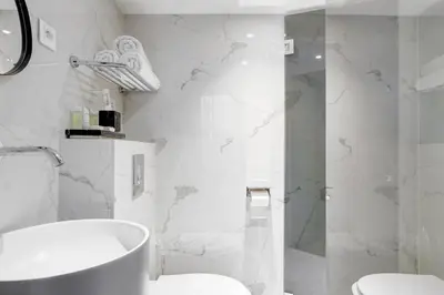 Salle de bains dans l'établissement 214 Suite Vuitton - Superb Apartment in Paris