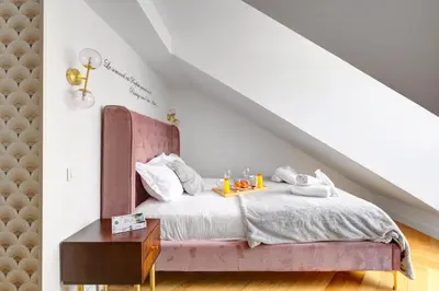 Un ou plusieurs lits dans un hébergement de l'établissement 214 Suite Vuitton - Superb Apartment in Paris