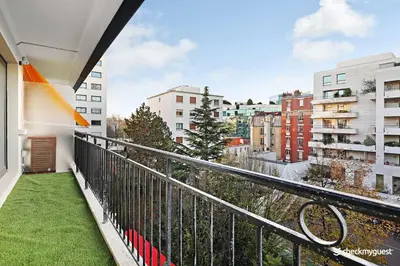 Balcon ou terrasse dans l'établissement Cozy apartment - 1BR-4P - next to Paris