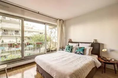 Un ou plusieurs lits dans un hébergement de l'établissement Rue Saint-Maur 1-Bed Studio Balcony and View