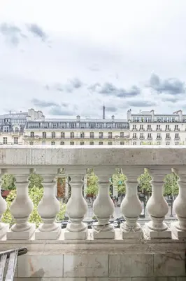 Balcon ou terrasse dans l'établissement Élysées vip