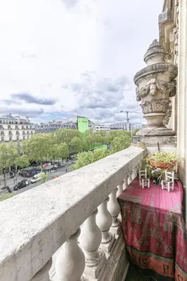 Balcon ou terrasse dans l'établissement Élysées vip