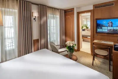 Télévision ou salle de divertissement dans l'établissement Hôtel Villa Madame - Saint-Germain-des-Prés