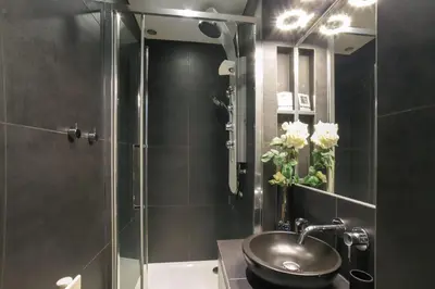 Salle de bains dans l'établissement Appartement Duhesme - Welkeys