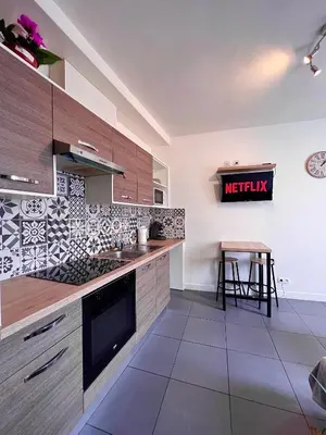 Cuisine ou kitchenette dans l'établissement Logesty Home proche Paris et Metro