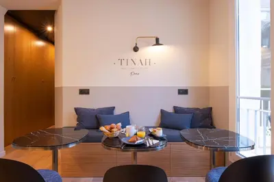 Coin salon dans l'établissement Tinah Paris, Aboukir
