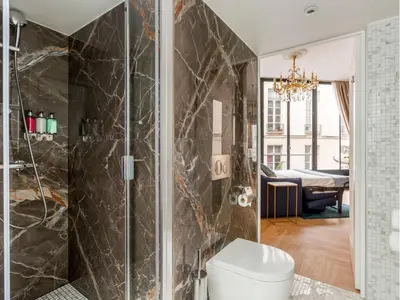 Salle de bains dans l'établissement Merveil - Luxury Suite - Louvre - Reaumur I