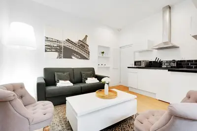 Coin salon dans l'établissement Charming and calm studio - 4P -Beaubourg Quarter