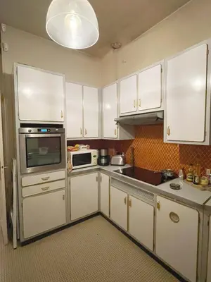 Cuisine ou kitchenette dans l'établissement beautiful flat in the center of Paris 6 th district
