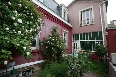 Jardin de l'établissement La Maison Rouge