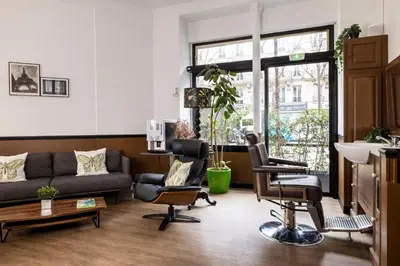 Coin salon dans l'établissement Lennon by Avalon Hotel Paris Gare du Nord