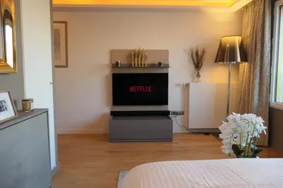 Un ou plusieurs lits dans un hébergement de l'établissement Luxury Studio Daumesnil Wifi & Netflix