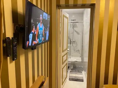 Salle de bains dans l'établissement Premium studio 2 minutes walk from Champs-Elysees