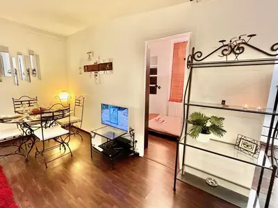 Télévision ou salle de divertissement dans l'établissement Centre de Paris - Chez Aladdin - SOZEN