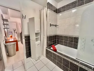 Salle de bains dans l'établissement Centre de Paris - Chez Aladdin - SOZEN