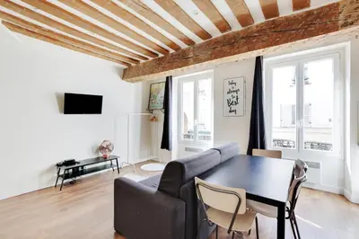 Télévision ou salle de divertissement dans l'établissement Charming apartment - 1BR-4P - Close to Bastille