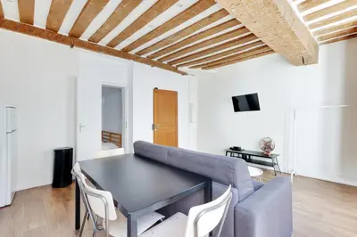 Télévision ou salle de divertissement dans l'établissement Charming apartment - 1BR-4P - Close to Bastille