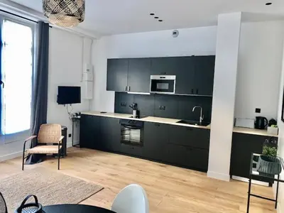 Cuisine ou kitchenette dans l'établissement Luxe Parisien - Petit Varenne