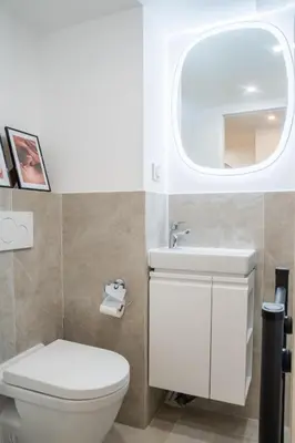 Salle de bains dans l'établissement T2 à Paris Centre Smart TV, Nespresso, WIFI